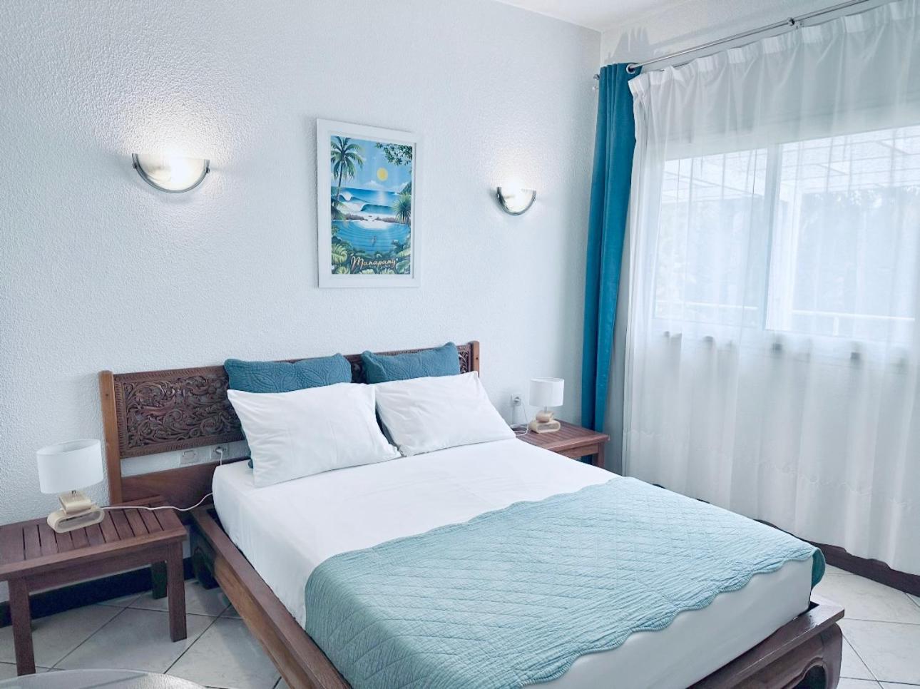 Hotel Residence Le Phoenix Saint Pierre Exterior photo