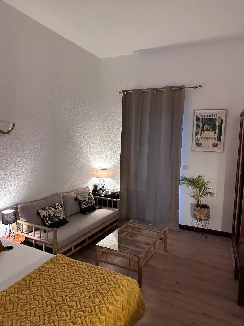 Hotel Residence Le Phoenix Saint Pierre Exterior photo