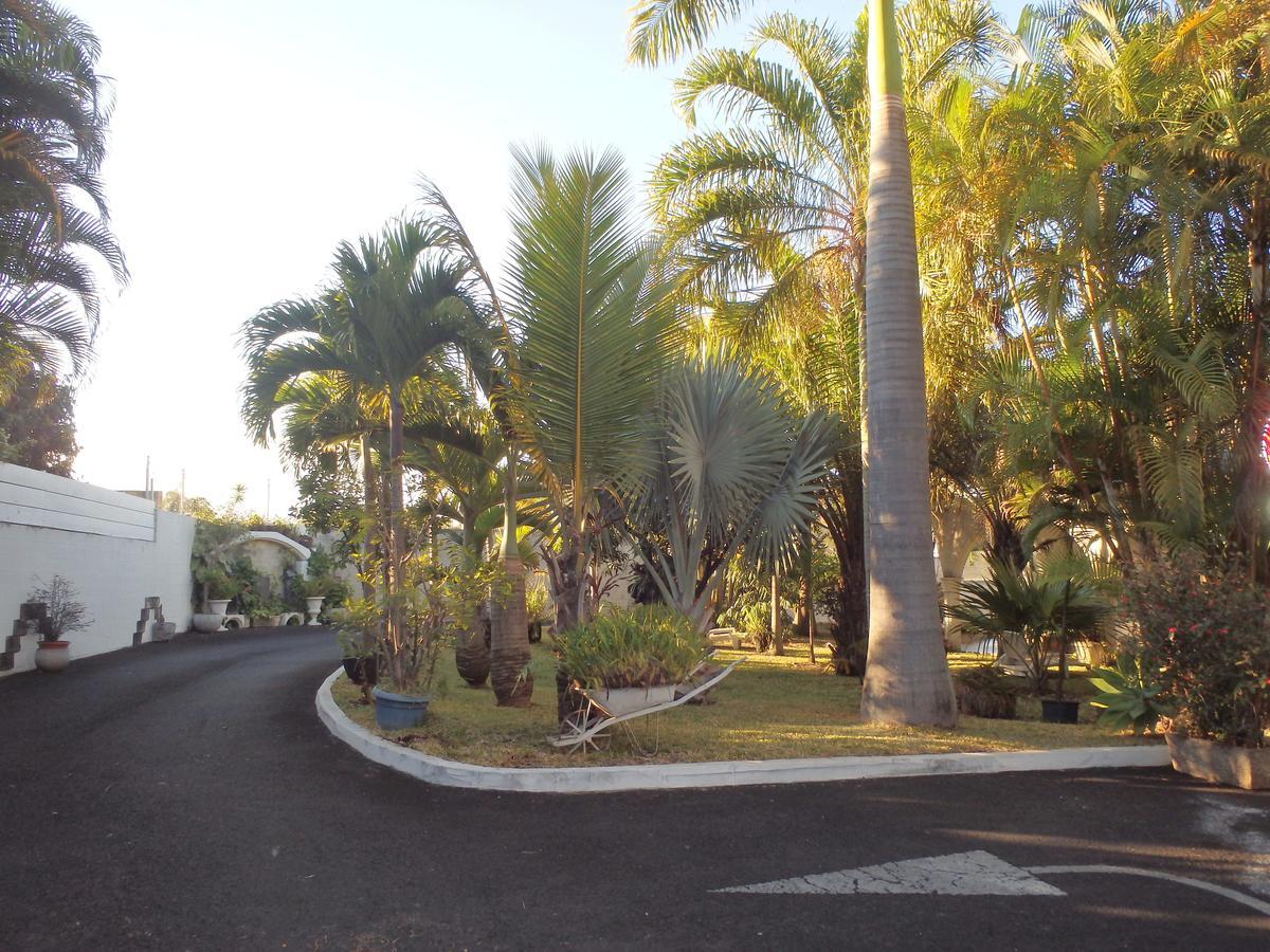Hotel Residence Le Phoenix Saint Pierre Exterior photo